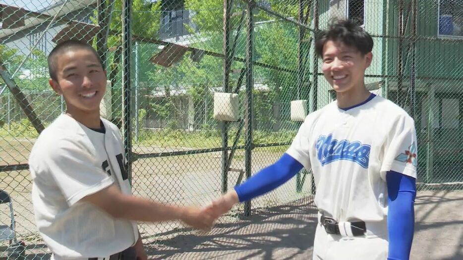 甲子園での再会を誓って握手