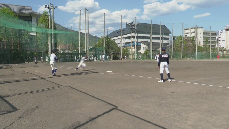 長野県上田市の上田高校（5月4日）