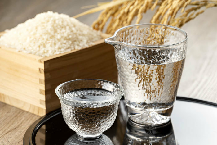 日本中の酒蔵が技術を結集した大吟醸・純米大吟醸などを出品する