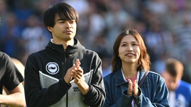 サッカー日本代表の三笘薫選手と妻で陸上三段跳びの剱持クリア選手(写真：アフロ)