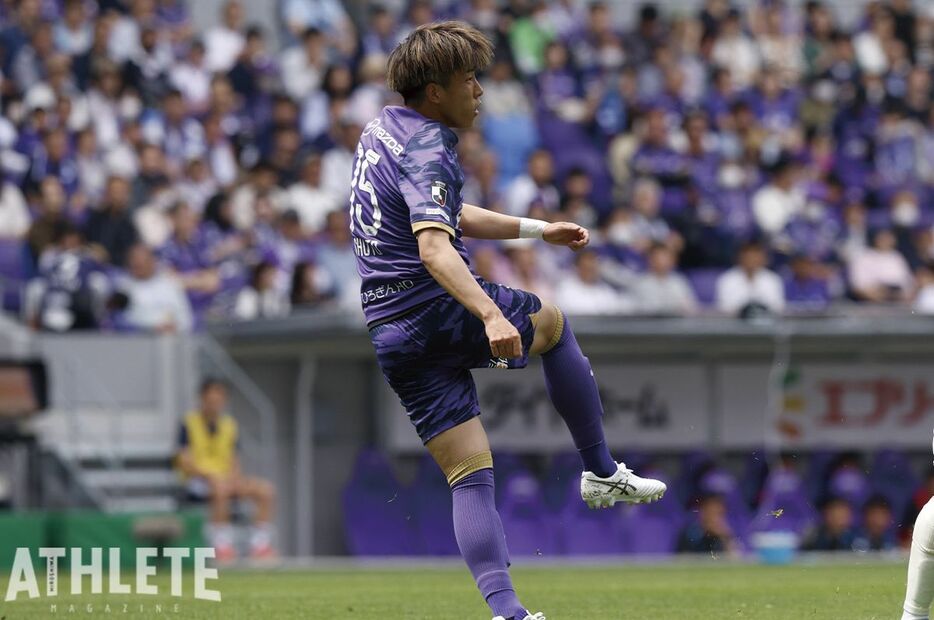 桐蔭横浜大時代には、全日本大学サッカー選手権で『ベストDF』にも輝いた。