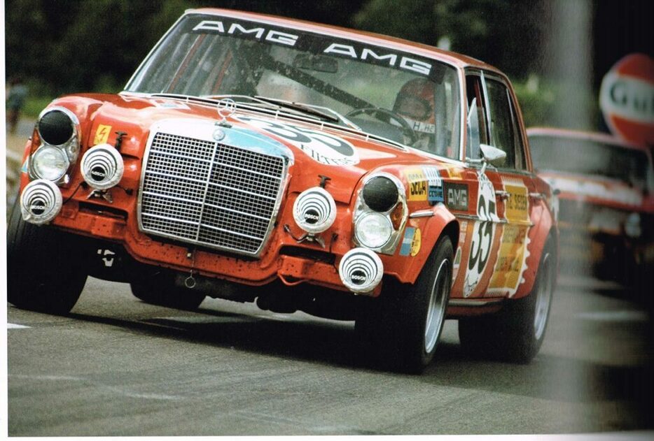 AMG社はこの300SEL 6.3をチューンした「300SEL 6.8」で1971年のベルギー、スパ・フランコルシャンでクラス優勝を果たし、総合でも2位に輝いた。