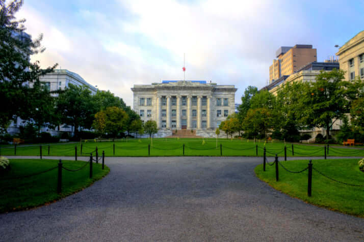 全米屈指の名門大学ハーバード大学（SBAmin／Wikimedia Commons）