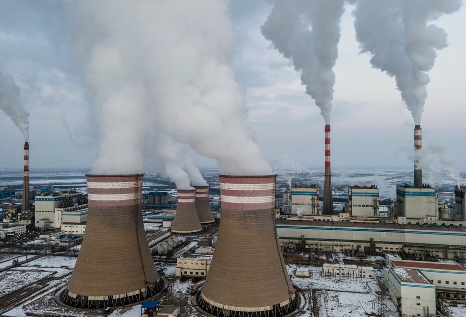 中国は再エネを推進しているが、いまだ火力発電が電力供給の基幹だ（AerialPerspective Images/gettyimages）