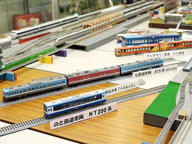 村田会長が作製した鉄道の模型