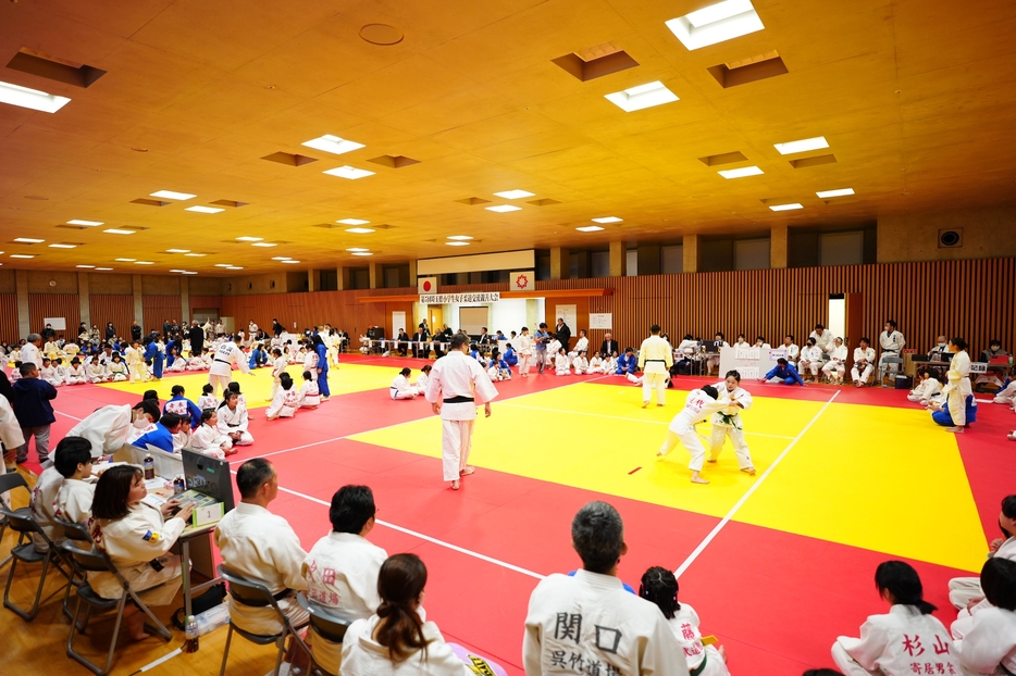 埼玉県で開かれている小学生女子の柔道大会の様子。試合後、月経や女性の身体についての講習会を行う