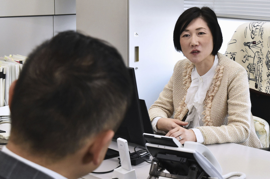 総務省総合通信基盤局番号企画室の平松寛代室長＝3月、東京都千代田区