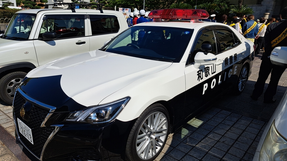 和歌山県警察パトカー
