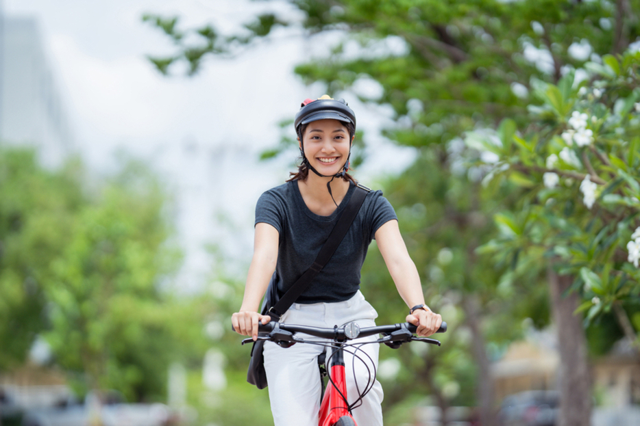 会社で「自転車通勤時は必ずヘルメット着用」と指示が出ました。ただ格好悪いし、法律では「努力義務」ですよね？ 危険運転もしてないのに、会社に“強制”できるのでしょうか？