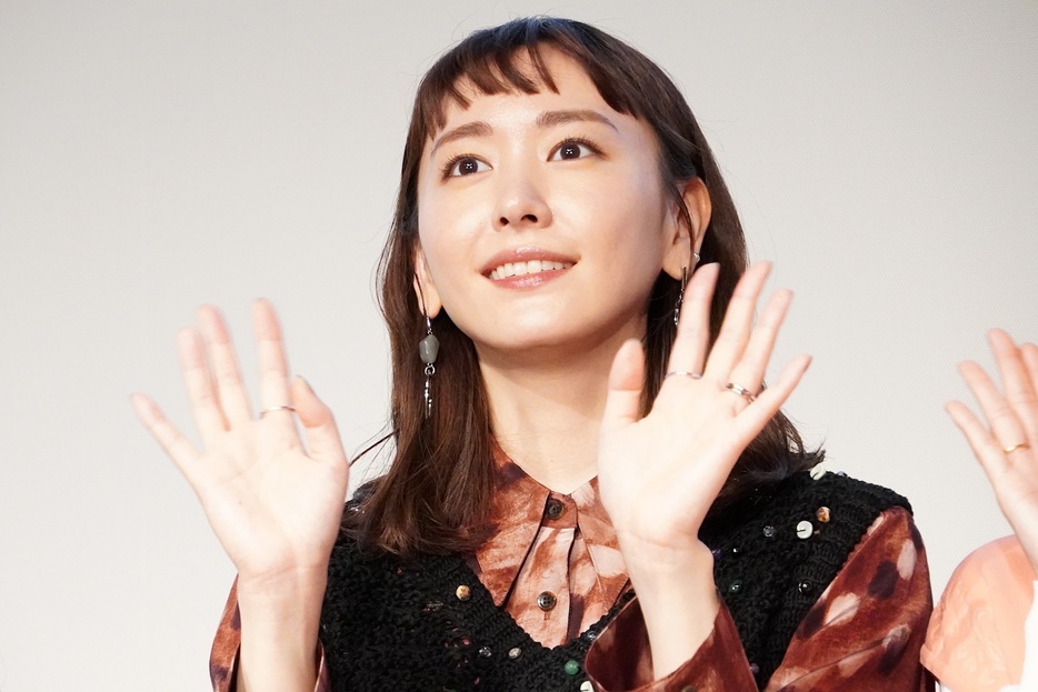 新垣結衣、「みんな違う人間だけれども、一緒にいることで、やさしい時間を過ごすこともできる。それが感じられて救われる」と『違国日記』の魅力を語った