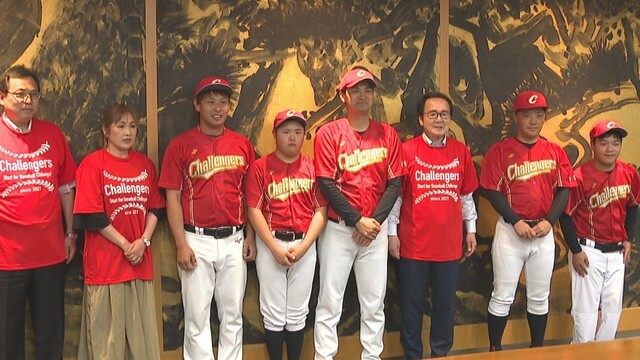 池田知事を表敬訪問した「香川チャレンジャーズ」のメンバー