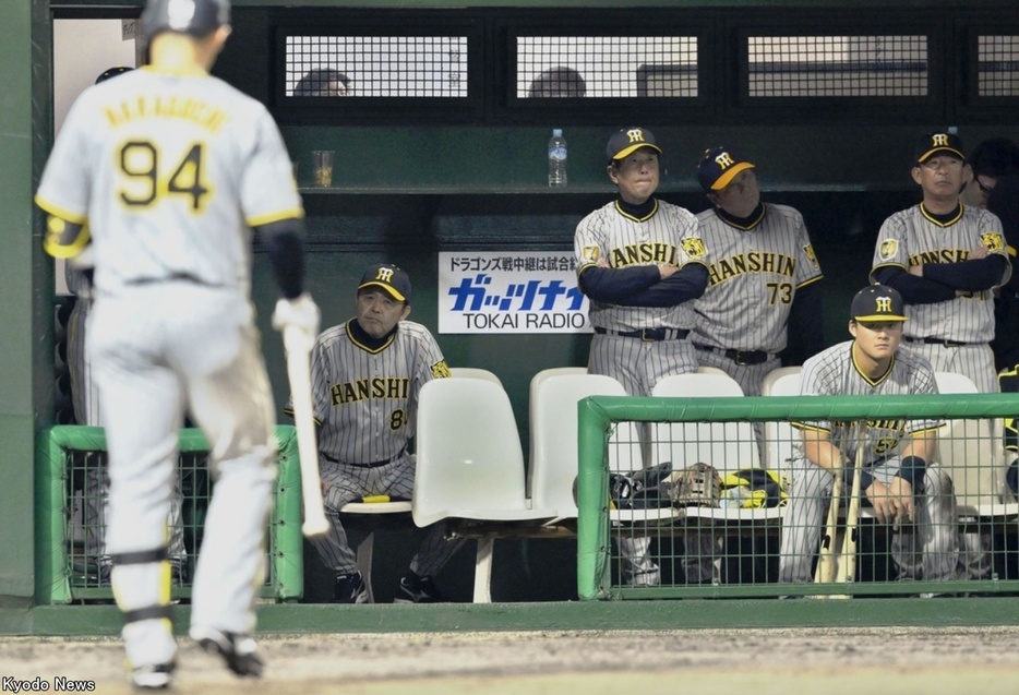 中日に敗れて首位陥落した阪神 (C)Kyodo News