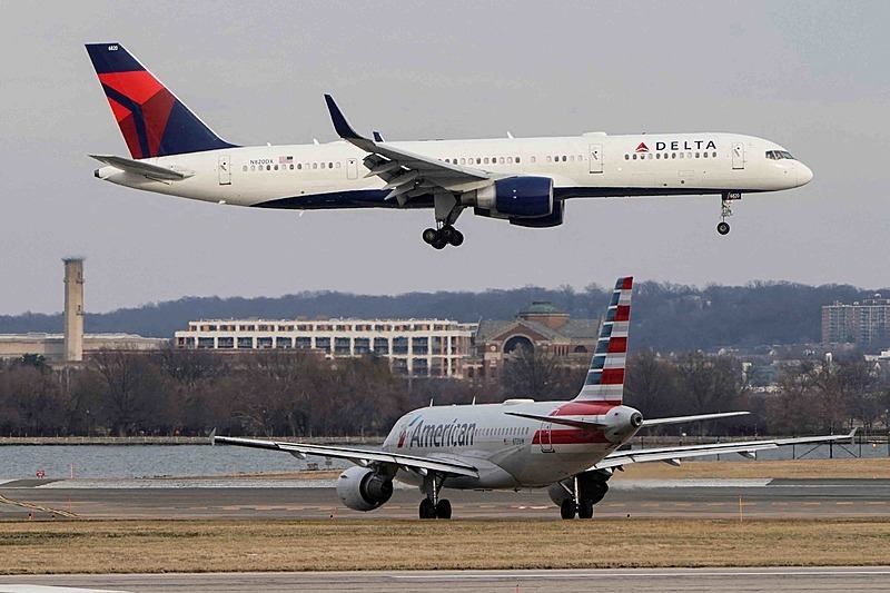 アメリカン航空、直販戦略を一部見直しへ