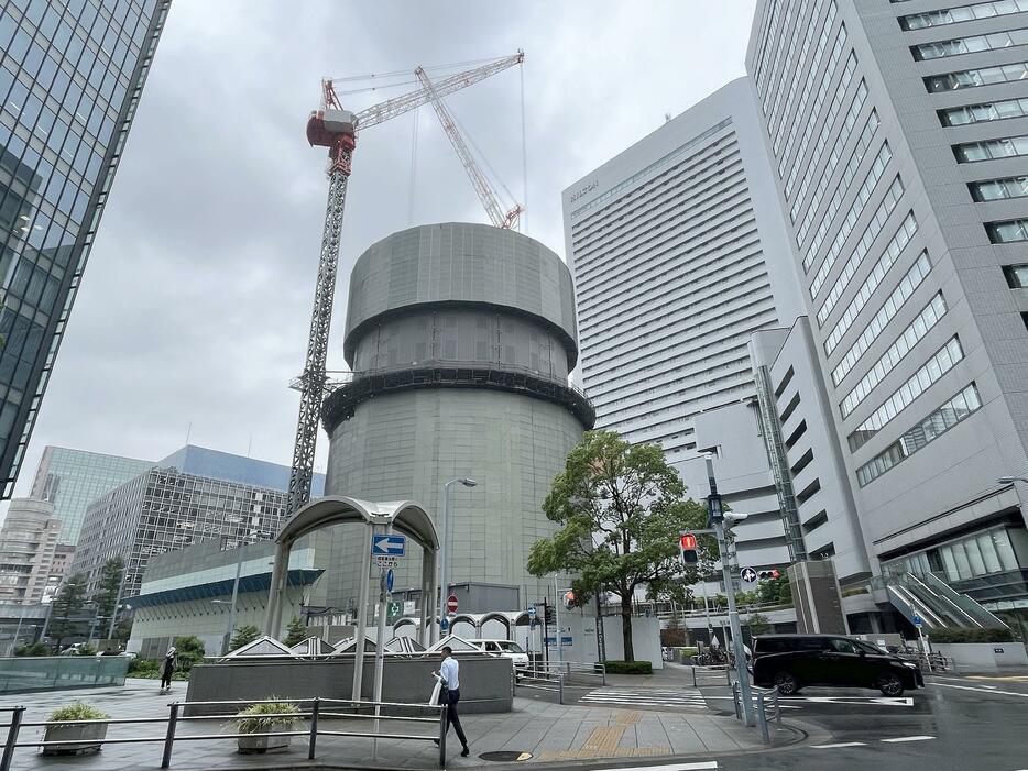 ［写真］解体工事中の大阪マルビル。SNSでも「小さくなった」という投稿が連日見られる＝31日午後、大阪市北区で