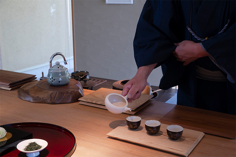 完全予約制で、価格は1人3300円～。新茶の出荷時期（4月～6月）は休みのため、7月より再開予定。