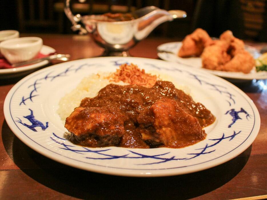 「インド風チキンカレーランチ 骨付きチキン・砂肝入り」