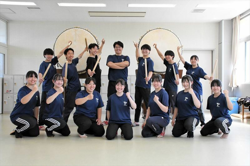 日本一を目指す帝京安積高和太鼓部のメンバー