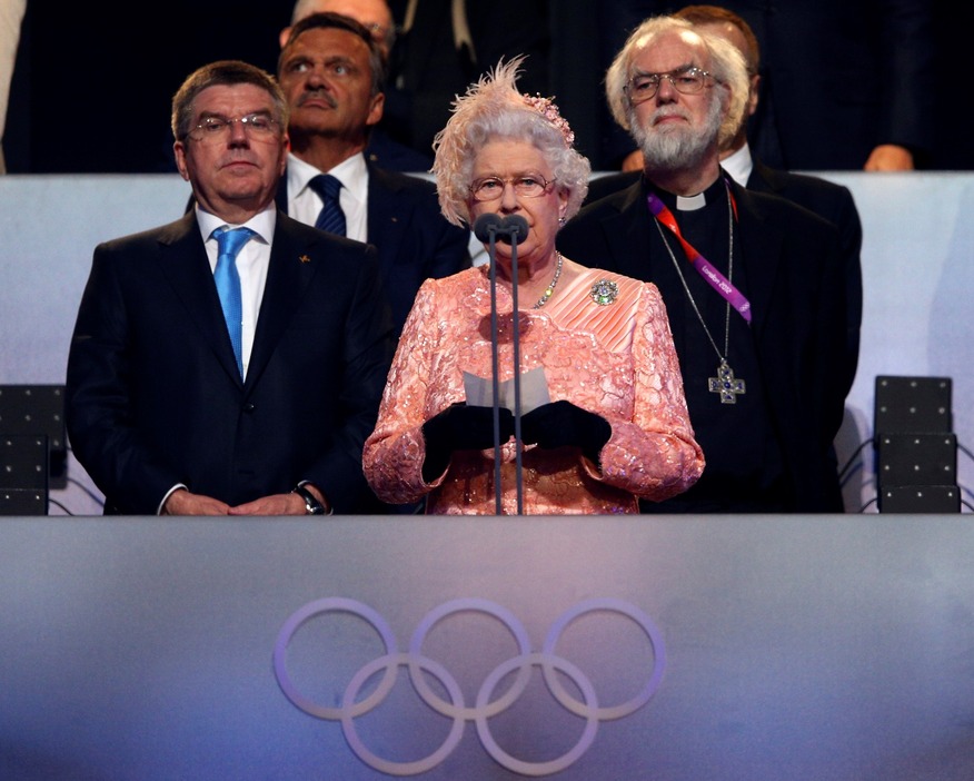 ロンドンオリンピックで開会を宣言するエリザベス女王＝2012年7月27日（写真：代表撮影/ロイター/アフロ）