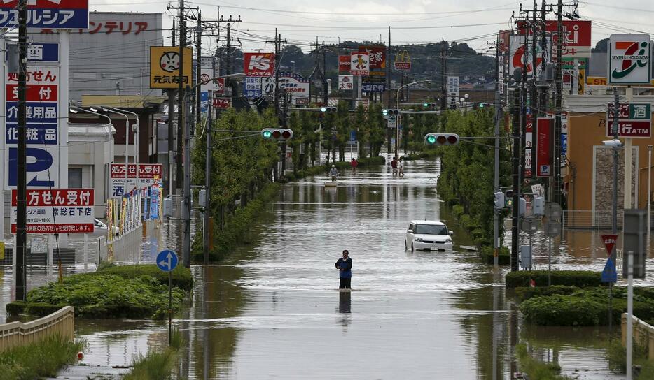 茨城県常総市の様子＝2015年9月10日（写真：ロイター/アフロ）