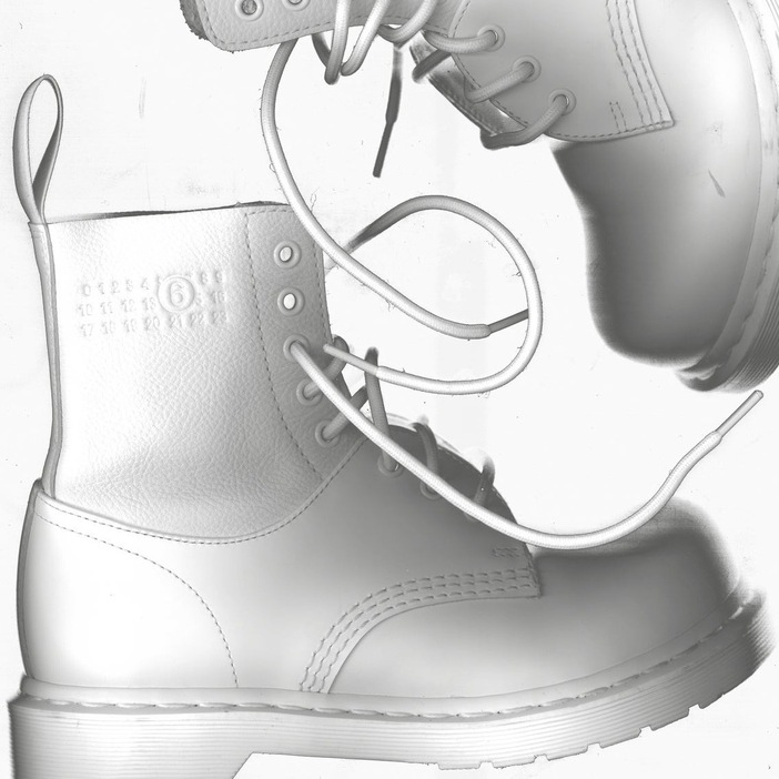 国内発送 MM6 Maison Margiela x Dr. Martens コラボシューズ 白 7月17日発売｜MM6 Maison Margiela x Dr.Martensの定価・抽選