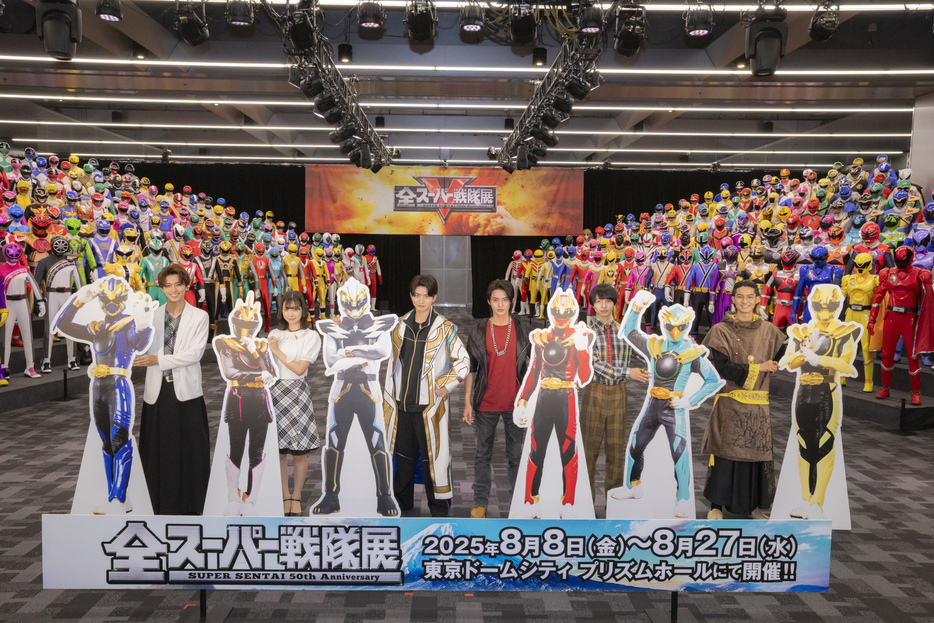 全スーパー戦隊展」圧巻のヒーロー立像約300体が初披露