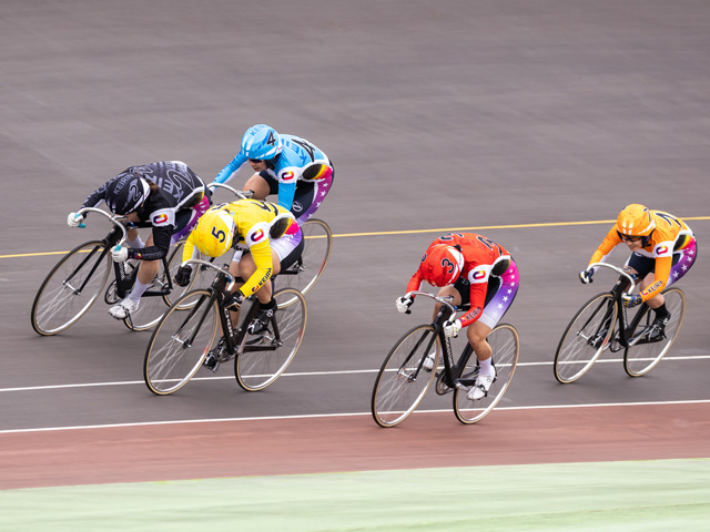 ガールズケイリンで5車落車のアクシデント/取手競輪2日目6R