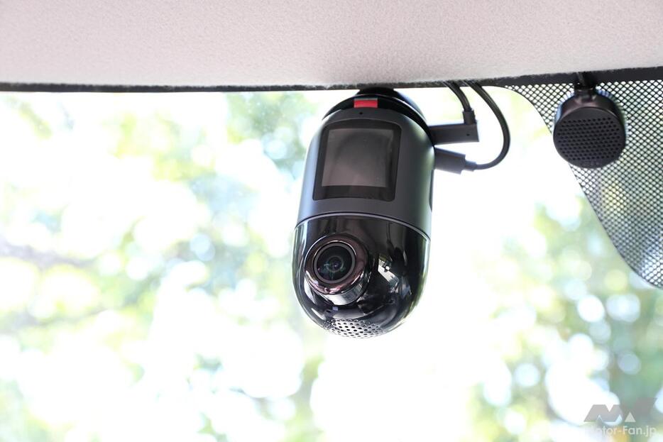 前後4Kカメラで走行中も駐車監視も超高精細映像で記録する360度