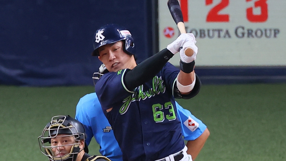 ヤクルトが延長12回の熱戦制す、代打・増田珠が決勝打｜阪神