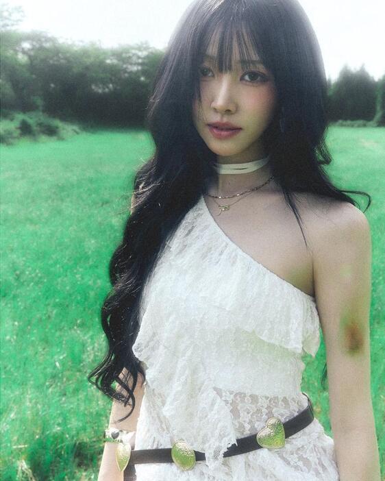 GFRIEND  大型公式ポスター  ユジュ 元GFRIEND ユジュ、3rdミニアルバム「In Bloom」コンセプト