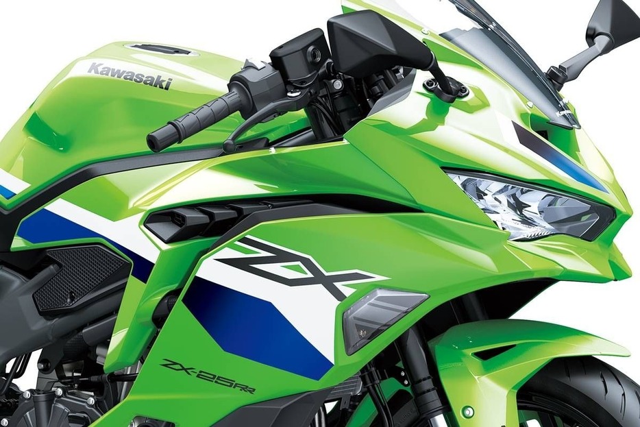 最長老　通常カラー 写真] 24ZX250K_SL1DRF3CG_A │ 48馬力の4気筒250cc搭載