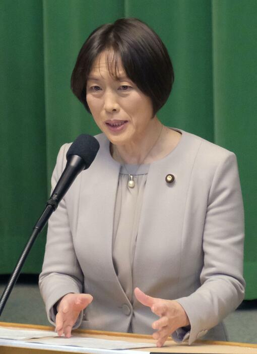 共産党の第2回中央委員会総会で発言する田村委員長＝6日午前、東京都渋谷区の党本部