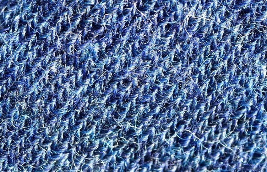 この編みの美しさ。普通のソックスと比べてみると違いは歴然。