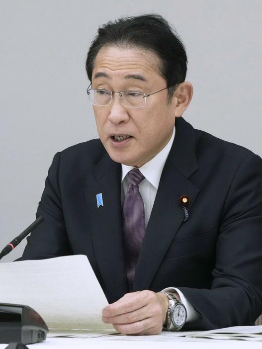 経済財政諮問会議であいさつする岸田首相＝2日午後、首相官邸