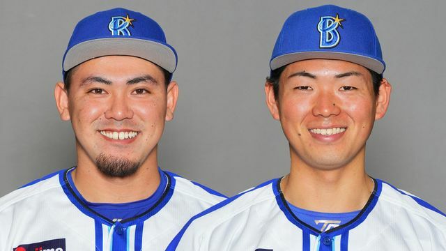 DeNAの中川虎大投手と蝦名達夫選手(C)YDB