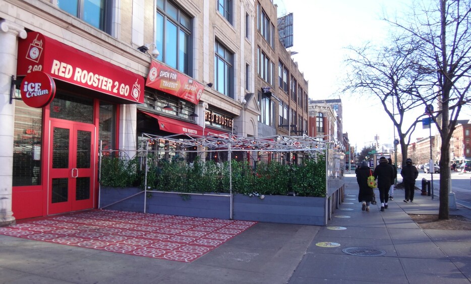 現在のニューヨーク・ハーレムの目抜き通りには、お洒落な飲食店も開いている