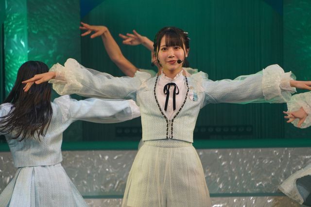 パフォーマンスするSTU48・中村舞さん　（c）STU