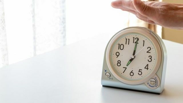 目覚まし時計なしで起きる秘訣（写真提供：PhotoAC）