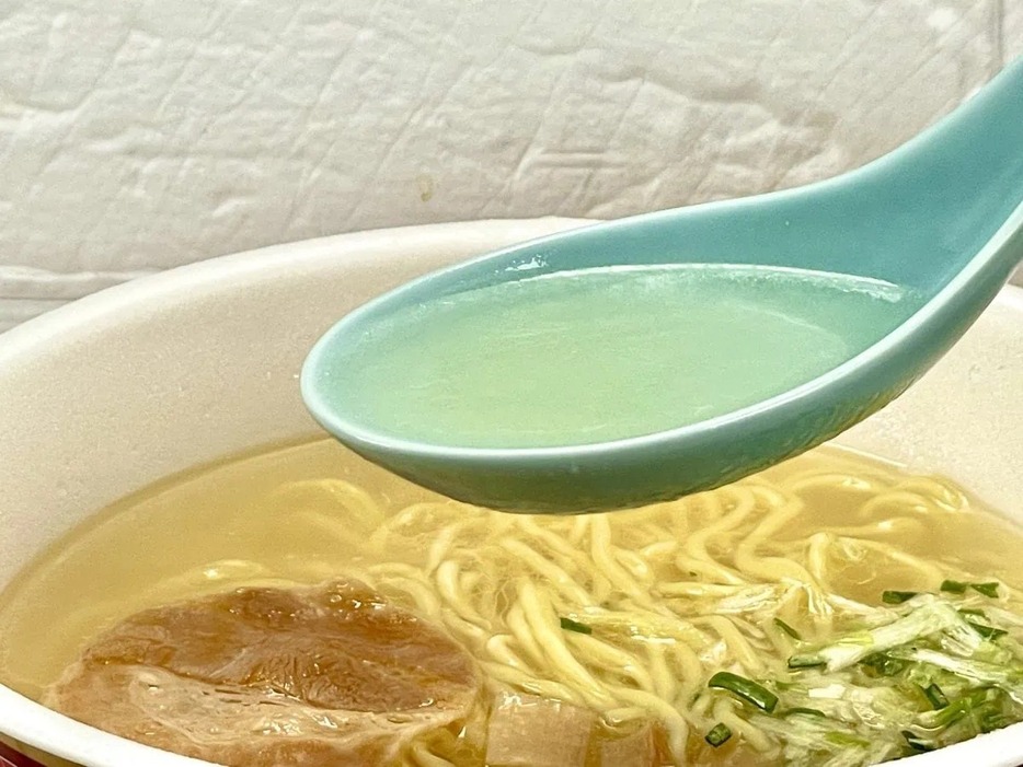 「愛媛宇和海産真鯛」を使用したスープ