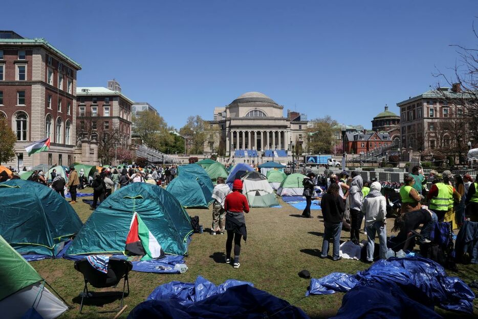 ガザ攻撃反対運動の学生テントがコロンビア大学のメインキャンパスを埋め尽くしている（今月22日）　Caitlin Ochs-REUTERS