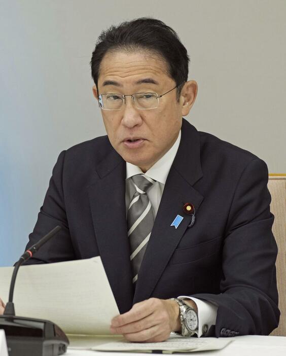 能登半島地震の復旧・復興支援本部会合であいさつする岸田首相＝23日午前、首相官邸