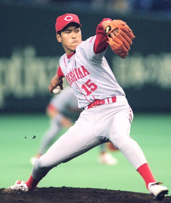 １９９７年４月、黒田博樹さんはプロ初登板で完投勝利をマークした＝東京ドーム