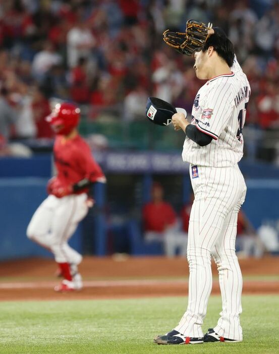 2回広島・二俣翔一選手にホームランを浴びたヤクルト・高橋奎二投手（写真:時事）