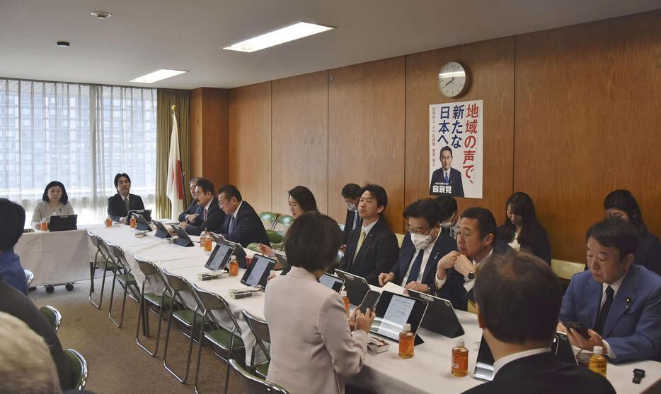 自民党の外交部会、国際協力調査会などの合同会議＝2日午前、東京・永田町の党本部