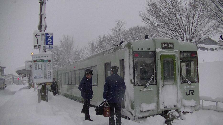 [写真]雪のため戸狩野沢温泉駅で折り返しとなった飯山線