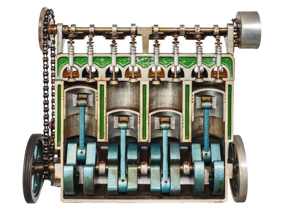 [画像]クラシックなエンジンのイメージ（アフロ）