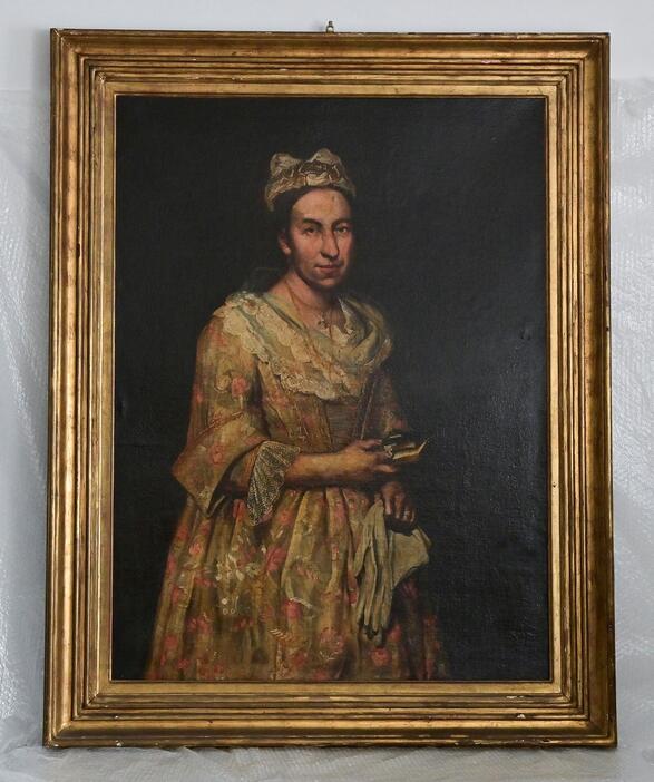 額縁　絵画　作品詳細不明 80年間不明の絵画、広告の中に アルゼンチン捜査当局が発見