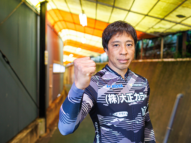 激レア 旧グランプリユニフォーム 競輪 伏見俊昭 直筆サイン入り 競輪】49歳の伏見俊昭が通算600勝達成 グランプリを2度制覇