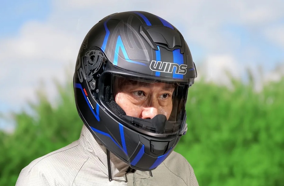WINS FF-COMFORT GT-Zインプレ】メットインスペースに収納し