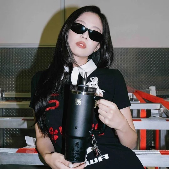 スタンレーとBLACK PINKのジェニーがコラボ】完売必至のステンレス