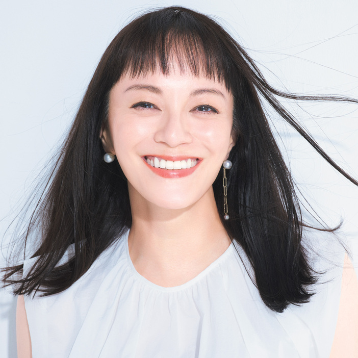 奇跡の50代！】牧瀬里穂さんが語る「シワより大切なのは…」｜美